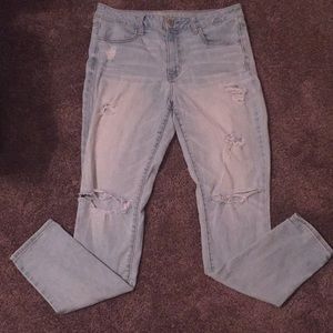 American Eagle Light Wash Jeans